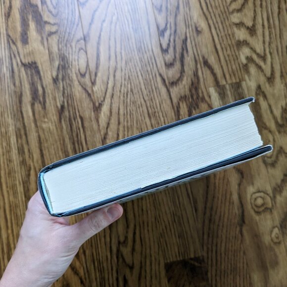 ๐๏ธ BUNDLE ONLY | Nine Perfect Strangers by Laine Moriarty - Picture 5 of 8